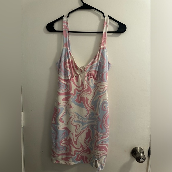 Dress used - Picture 2 of 2